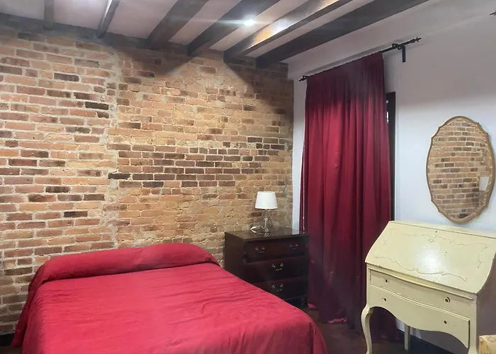 Cozy Bedroom With Bath, Private Entrance