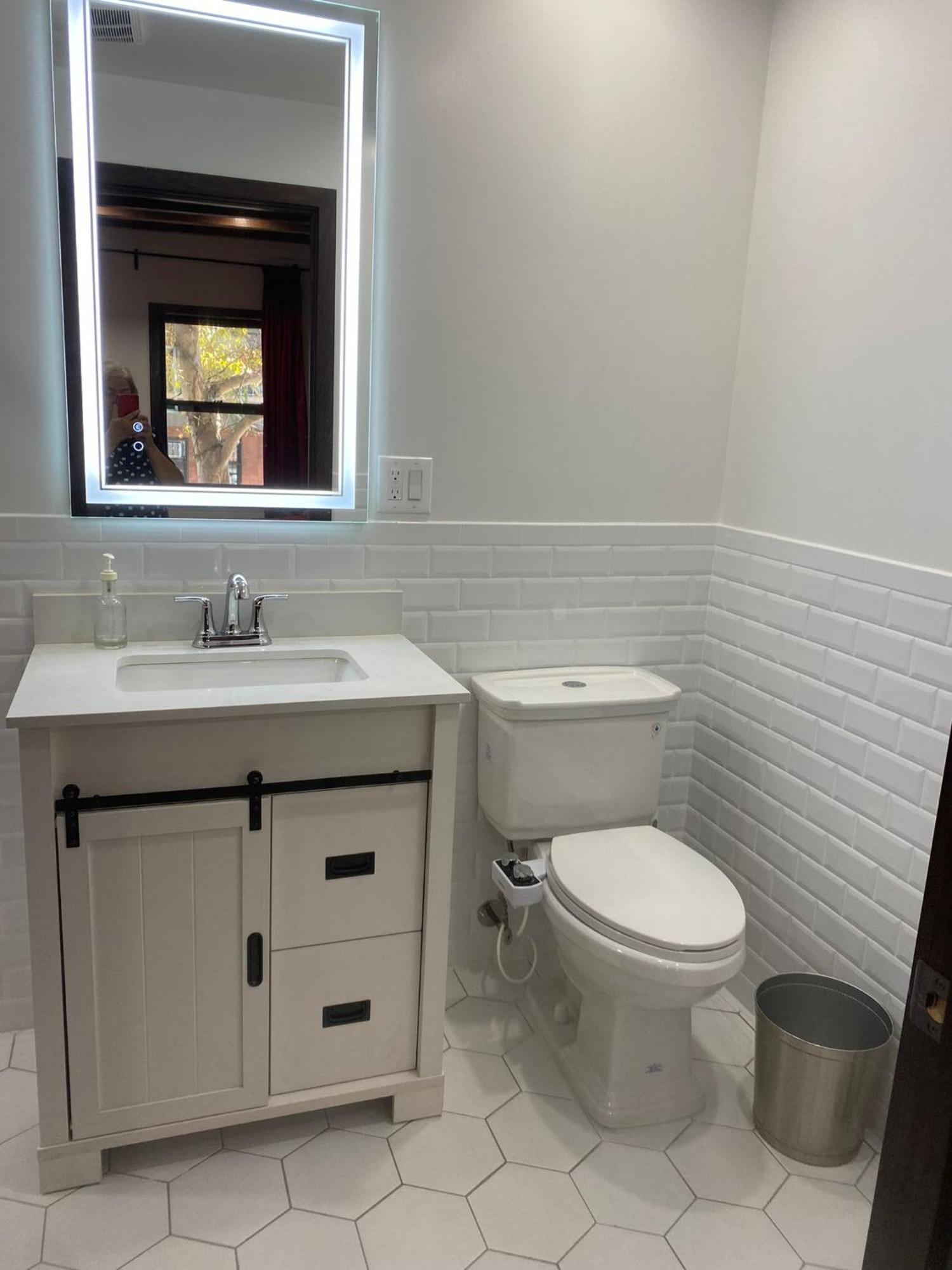 Guest house Cozy Bedroom With Bath, Private Entrance New York
